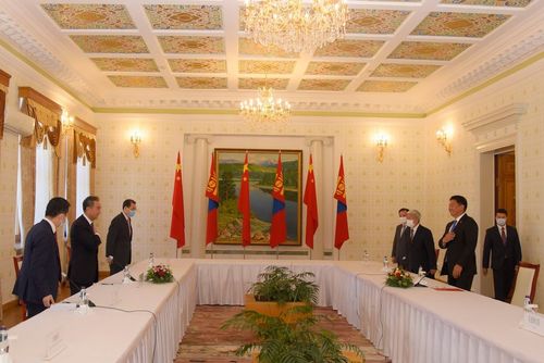 АЙЛЧЛАЛ: Эдийн засгийн томоохон төслүүдийг идэвхжүүлэхээр тогтов